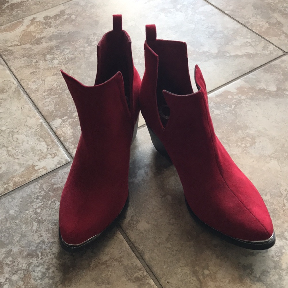 🎉🎉SOLD🎉🎉. Red suede boots